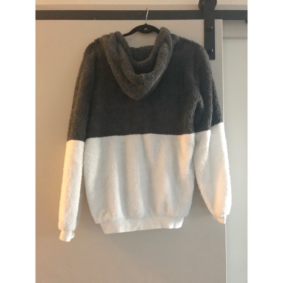 Women's Fluffy Sweater with Hood and Zip-up - Picture 2 of 2